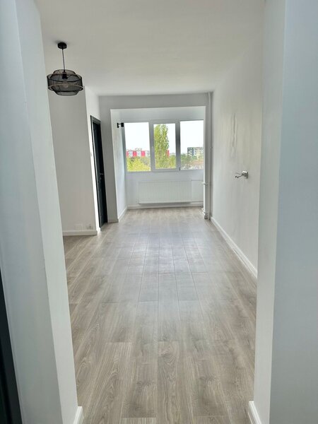 Titan - Minis Garsoniera Renovata Complet