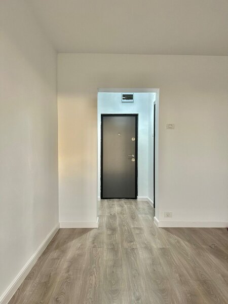 Titan - Minis Garsoniera Renovata Complet
