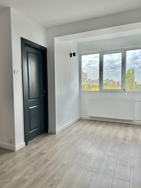 Titan - Minis Garsoniera Renovata Complet